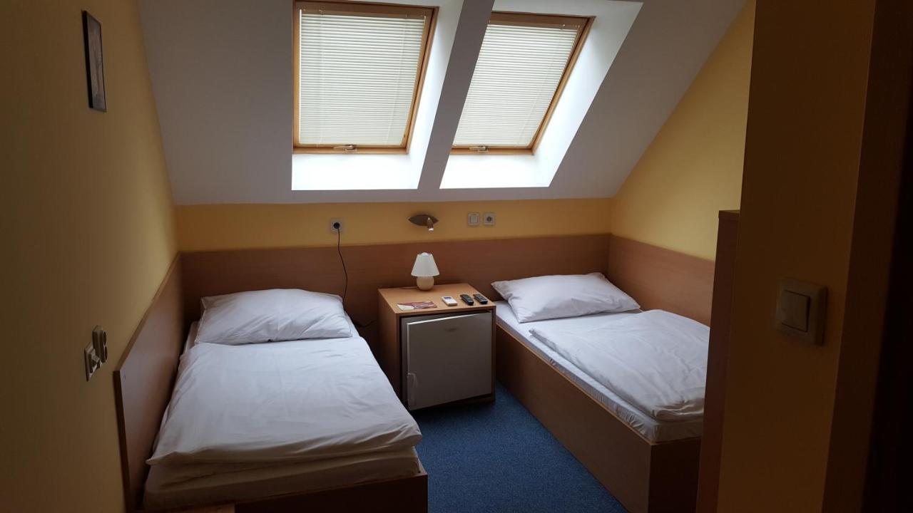 Bed and Breakfast Lehár panzió Komárno Exterior foto
